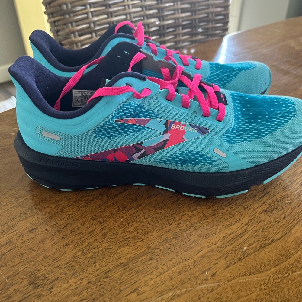 Brooks  womens running shoes
